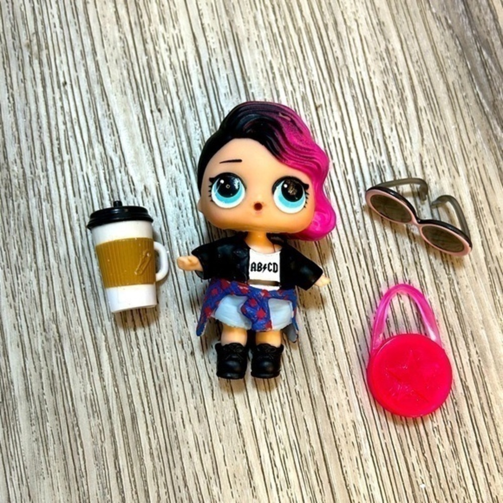 LOL Surprise! Series 1 ROCKER ABCD Big Sister doll with clothing & accessories.